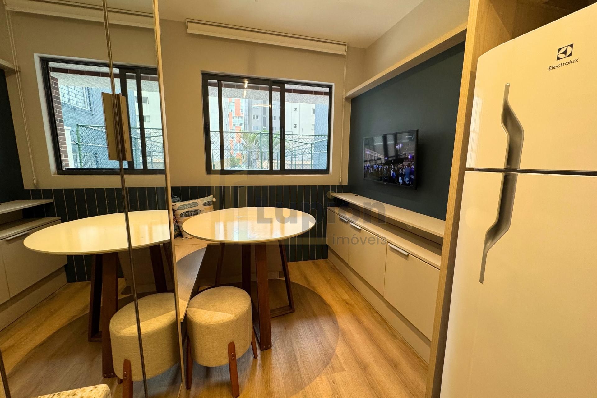 Apartamento de 1 Quarto Mobiliado à venda no Centro de Curitiba