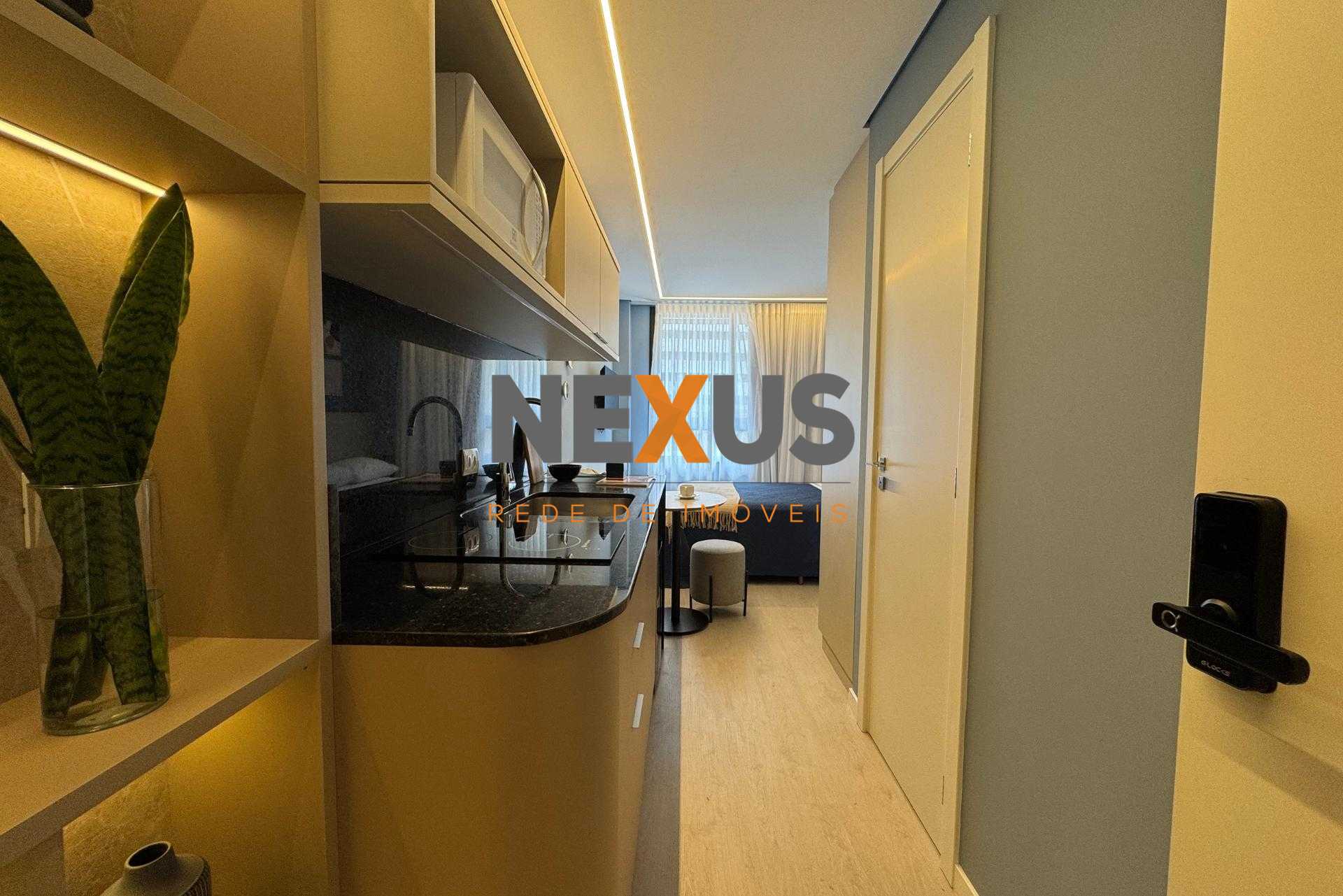 Apartamento Studio com 18m  Mobiliado no Batel | All Batel