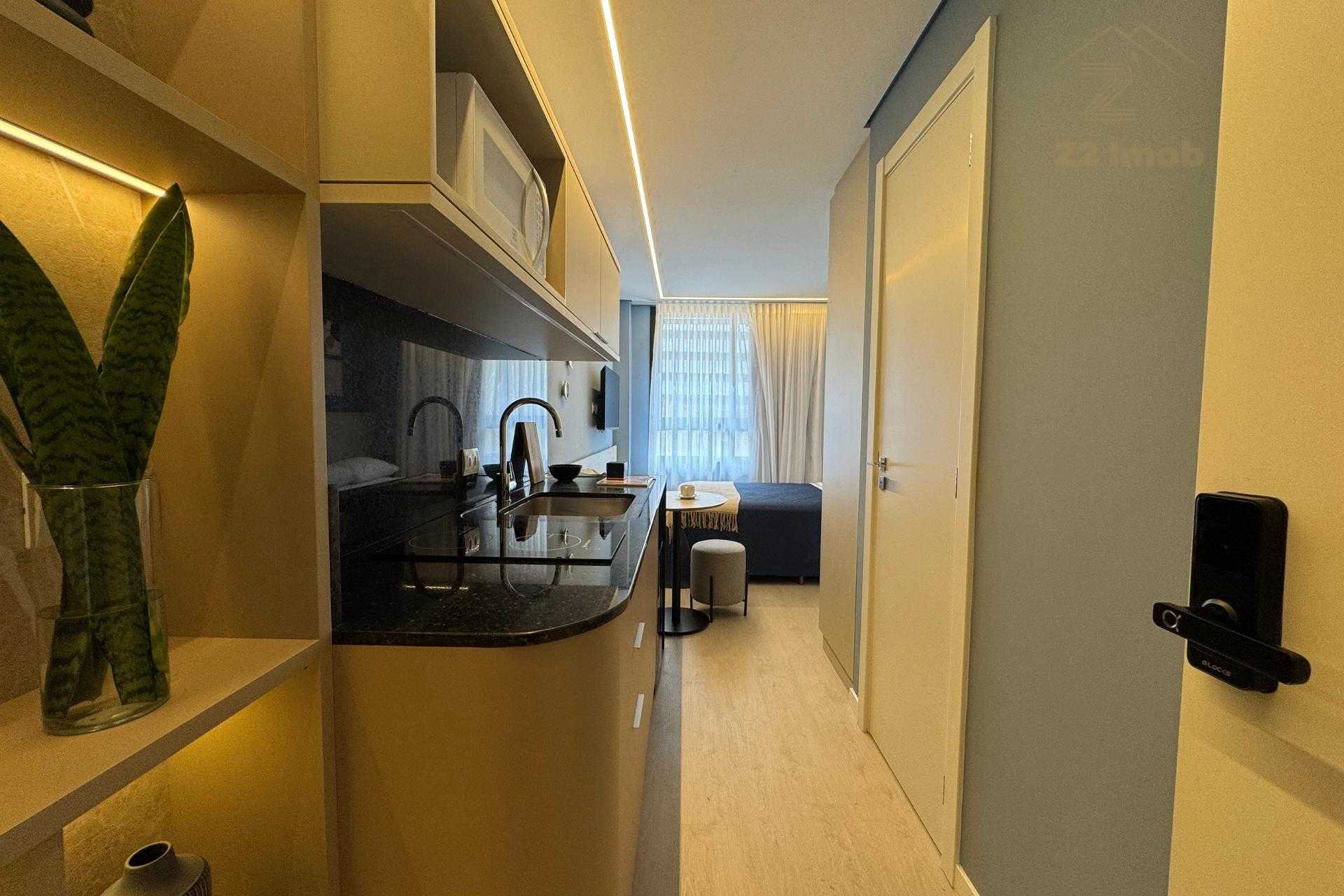 Apartamento Studio com 18m  Mobiliado no Batel | All Batel