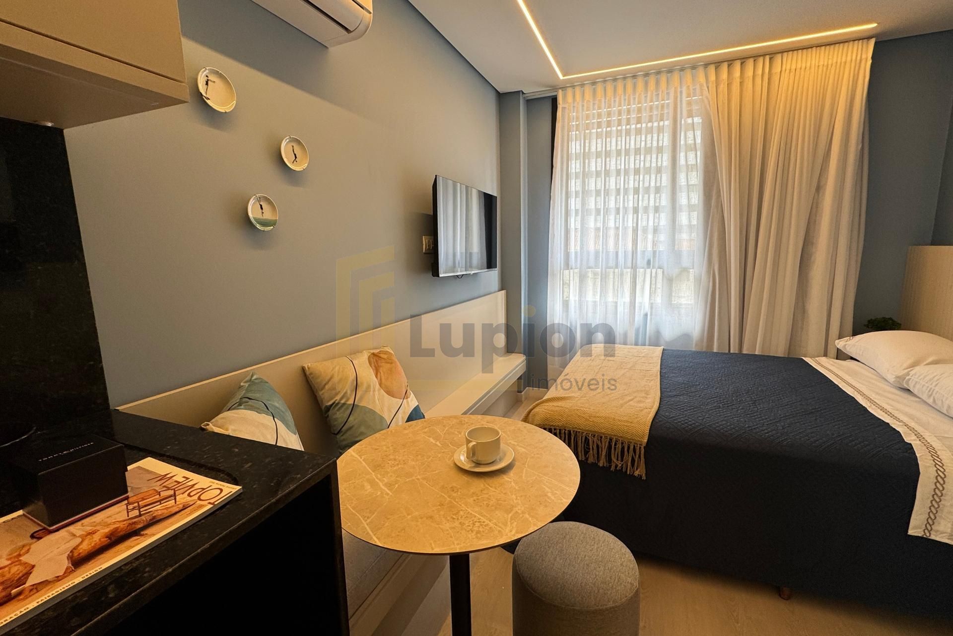 Apartamento Studio com 18m  Mobiliado no Batel | All Batel