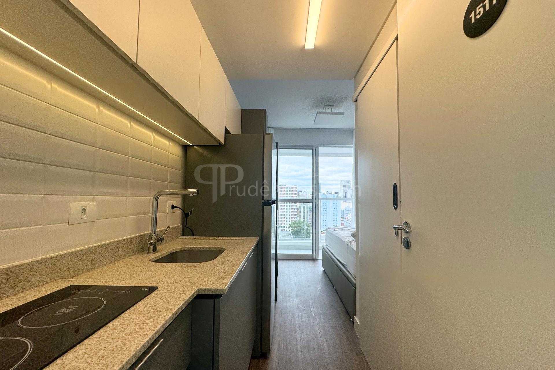 Apartamento Studio Mobiliado para Locação no Centro de Curitib...