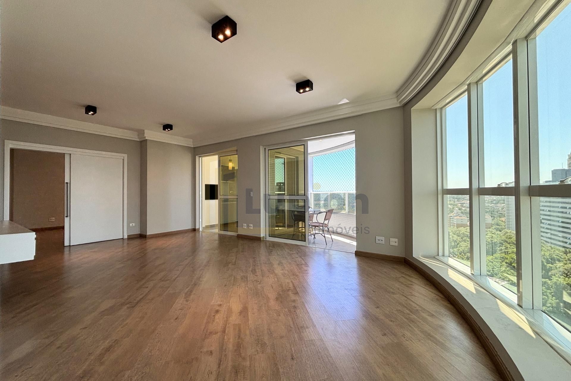 Apartamento com 4 quartos para locação no Ecoville - Curitiba PR