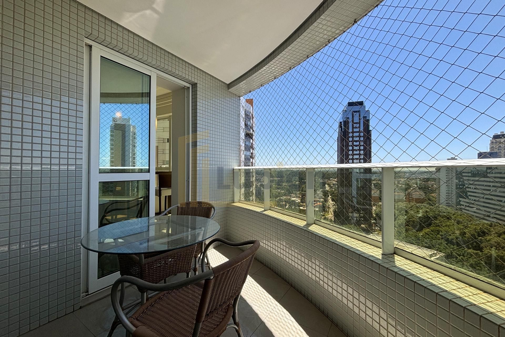 Apartamento com 4 quartos para locação no Ecoville - Curitiba PR