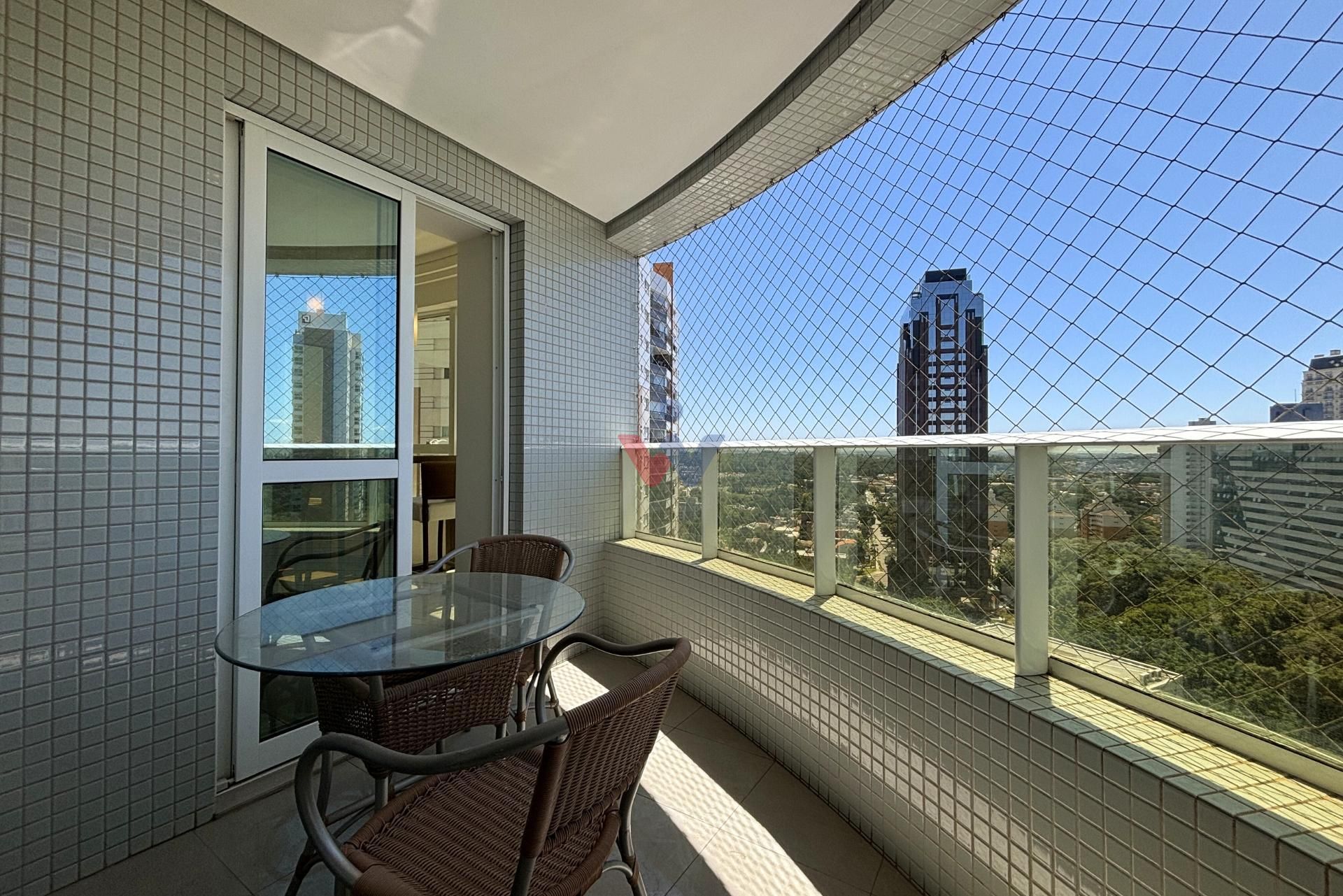 Apartamento com 4 quartos para locação no Ecoville - Curitiba PR