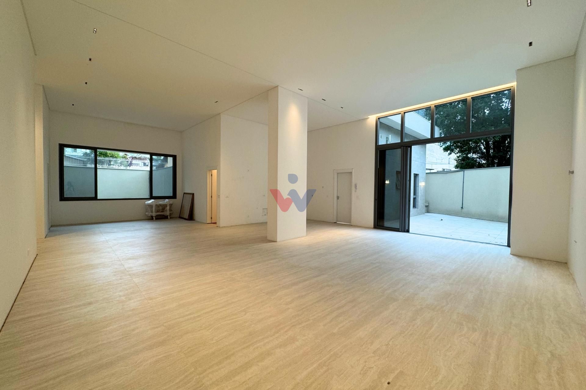 Apartamento garden à venda no Batel - 3 Suítes e 4 vagas de ga...