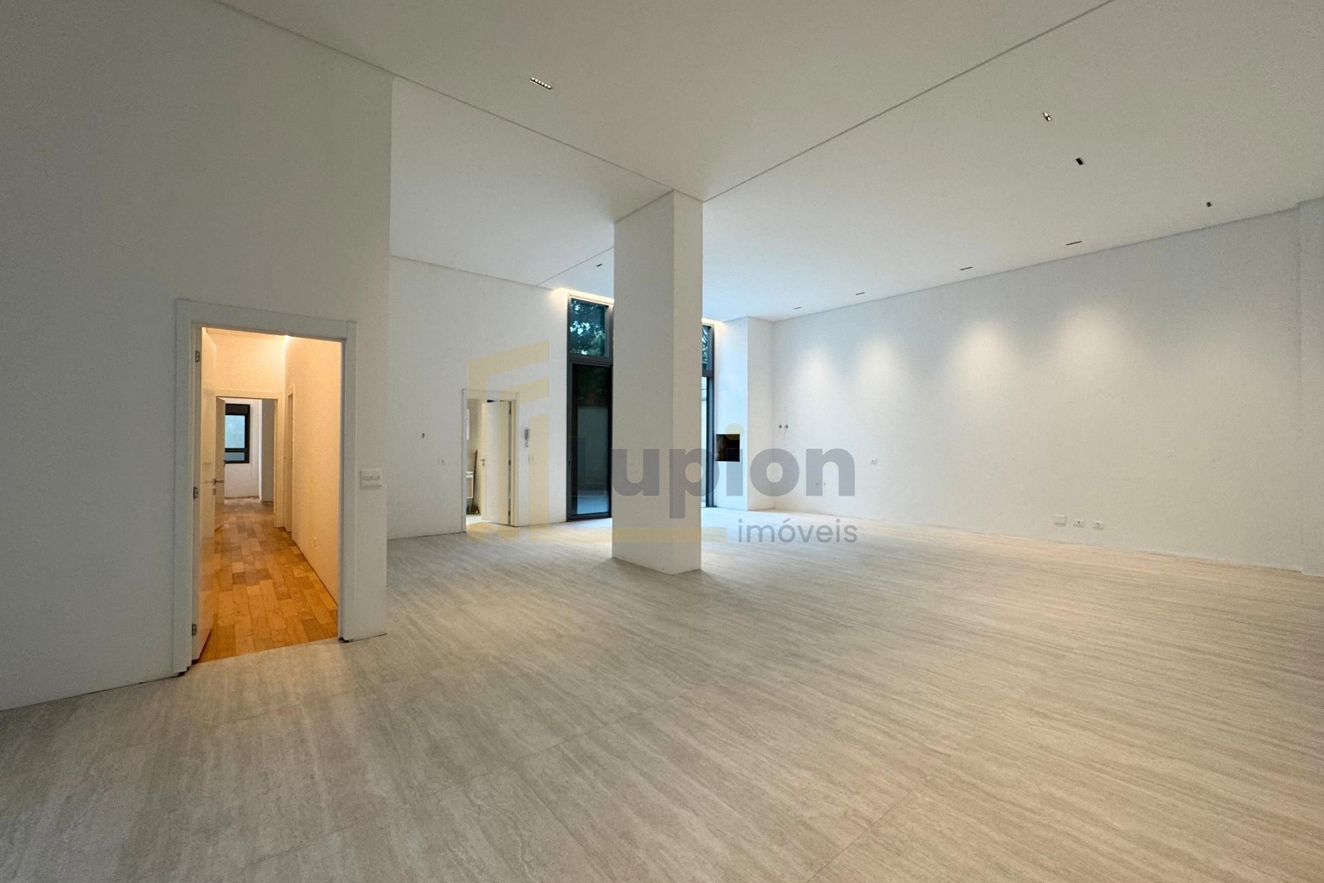 Apartamento garden à venda no Batel - 3 Suítes e 4 vagas de ga...