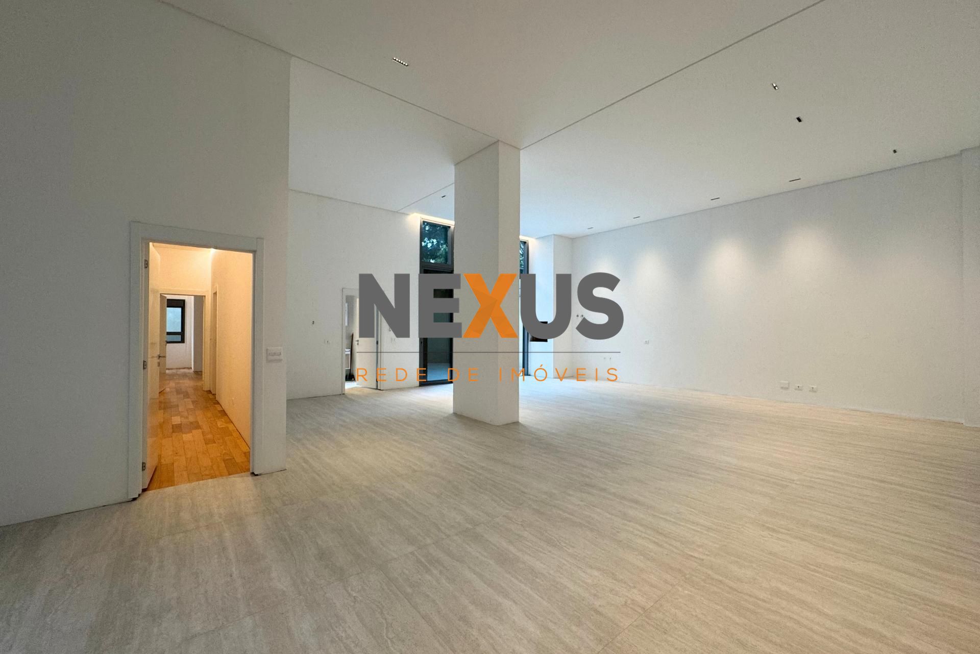 Apartamento garden à venda no Batel - 3 Suítes e 4 vagas de ga...