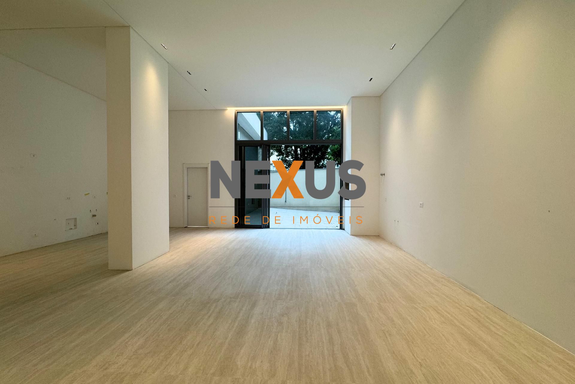 Apartamento garden à venda no Batel - 3 Suítes e 4 vagas de ga...