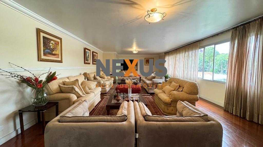 Apartamento no Água Verde com 415m² | 4 Quartos e 3 Vagas