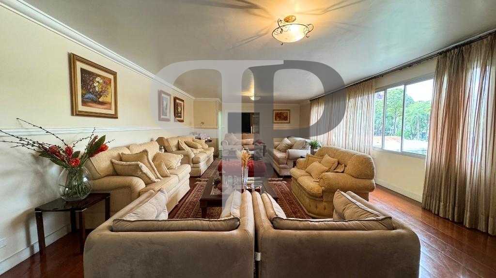 Apartamento no Água Verde com 415m  | 4 Quartos e 3 Vagas