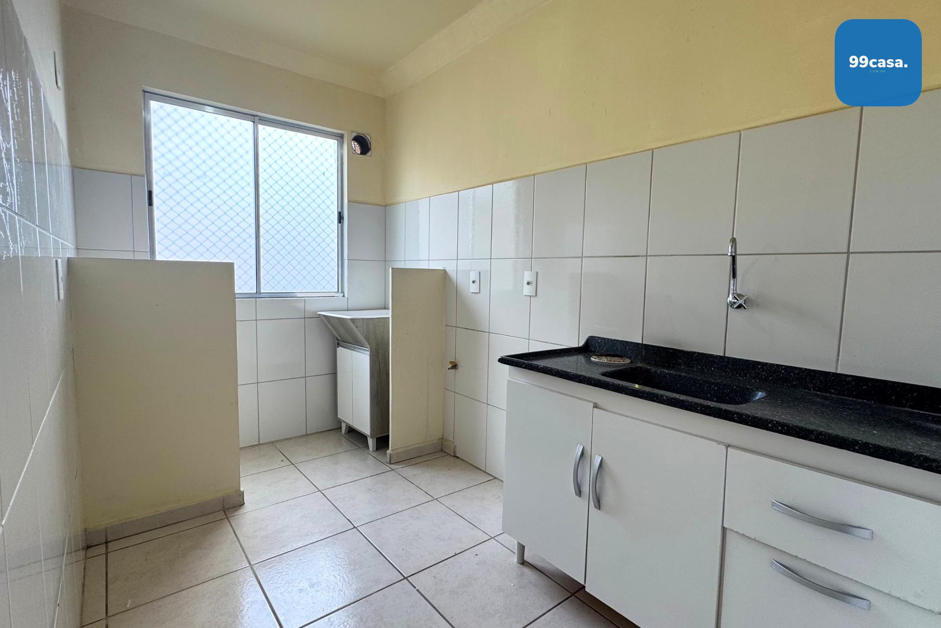 Apartamento 2 quartos térreo no Santa Cândida com vaga | Curitiba