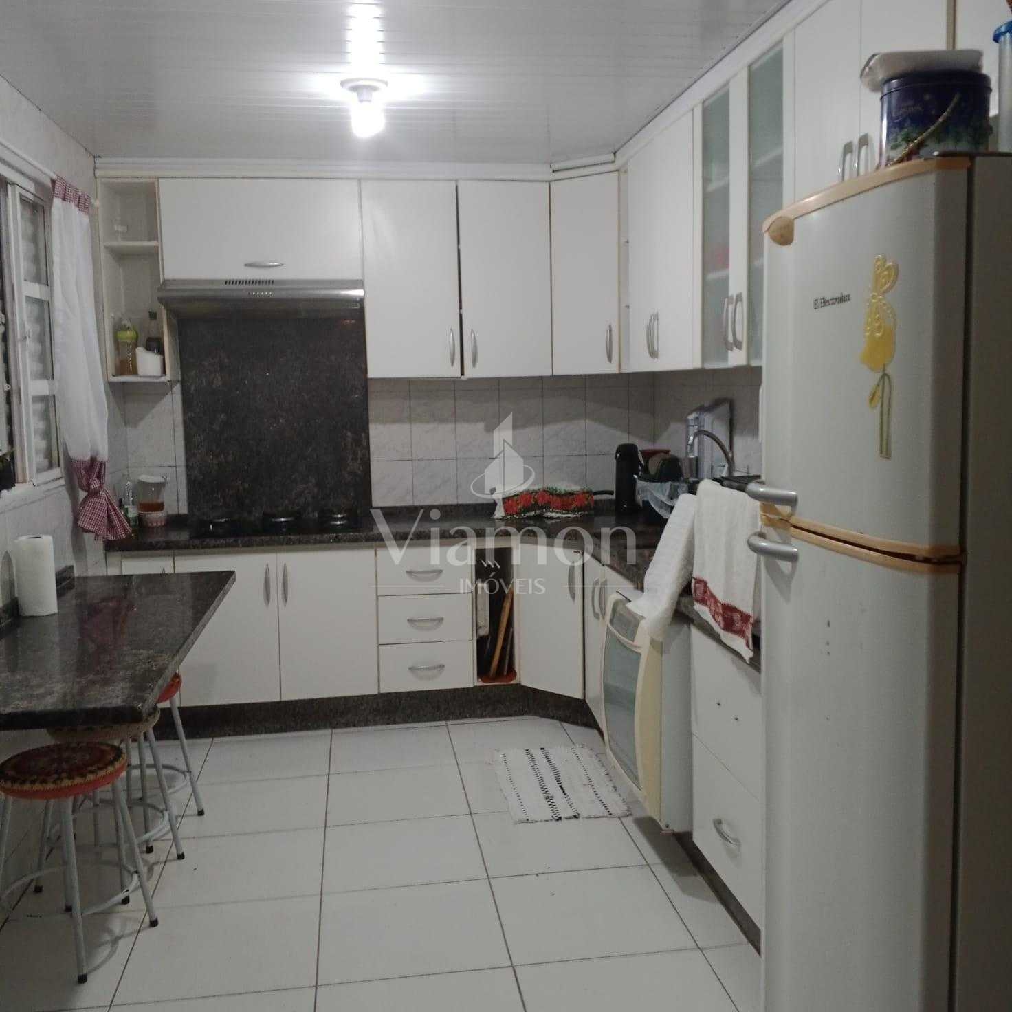 Casa em condomínio fechado no Alto Boqueirão com 124m² por R$ ...