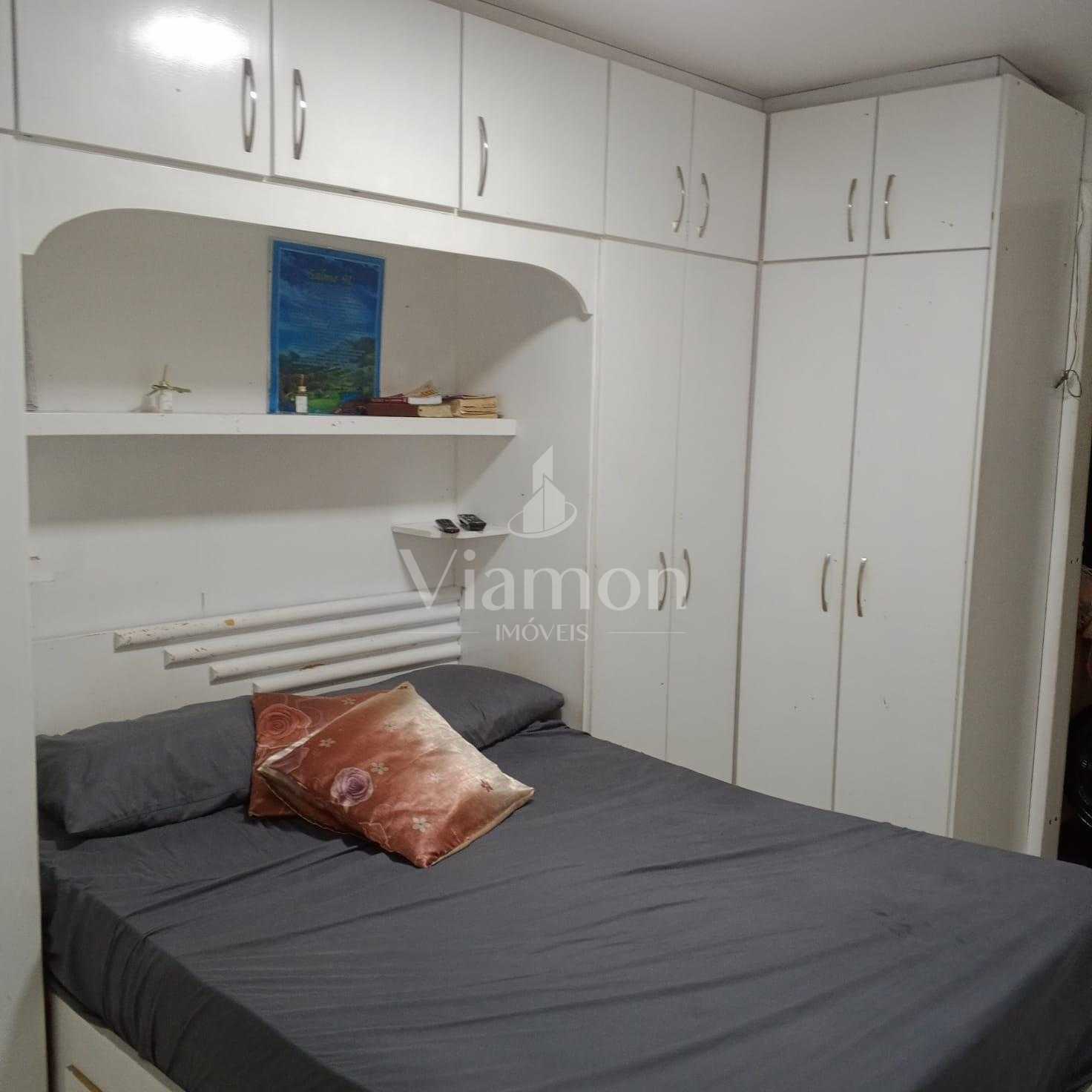Casa em condomínio fechado no Alto Boqueirão com 124m² por R$ ...