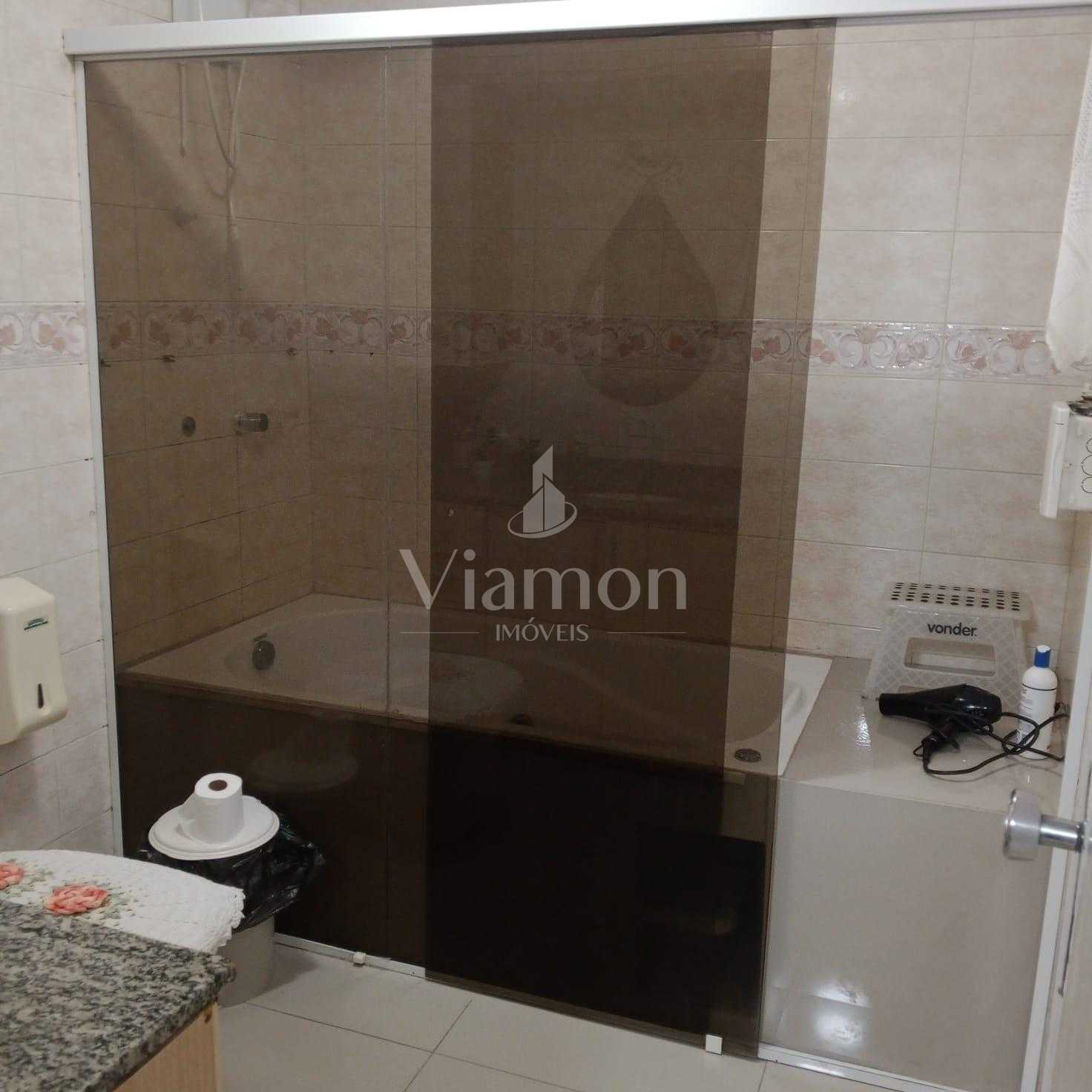 Casa em condomínio fechado no Alto Boqueirão com 124m² por R$ ...