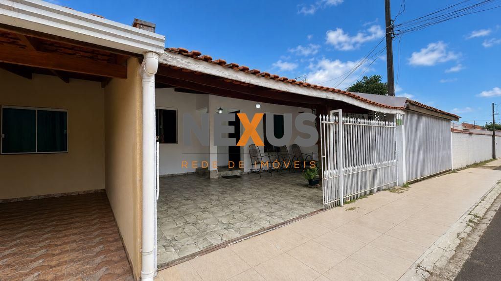 Casa em condomínio fechado no Alto Boqueirão com 124m² por R$ ...