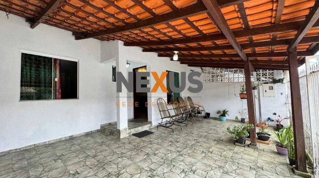 Casa em condomínio fechado no Alto Boqueirão com 124m² por R$ ...