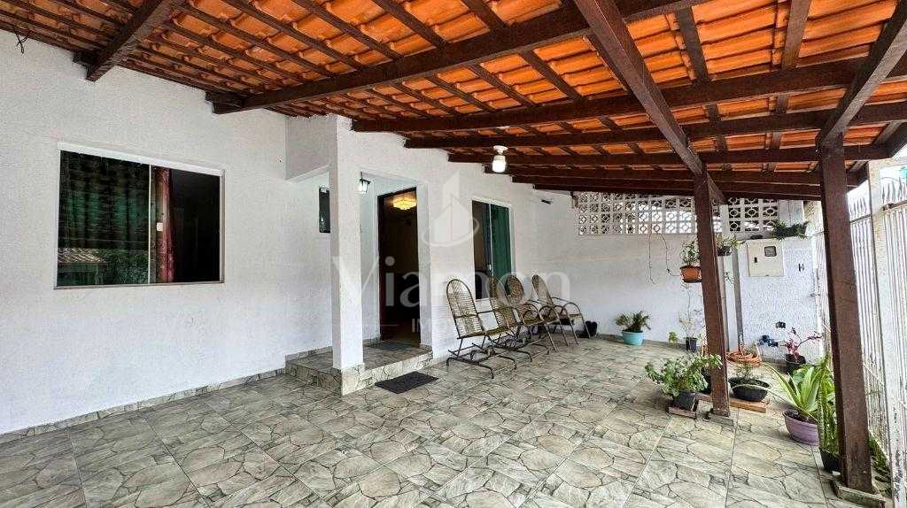 Casa em condomínio fechado no Alto Boqueirão com 124m² por R$ ...