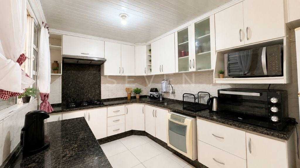 Casa em condomínio fechado no Alto Boqueirão com 124m² por R$ ...