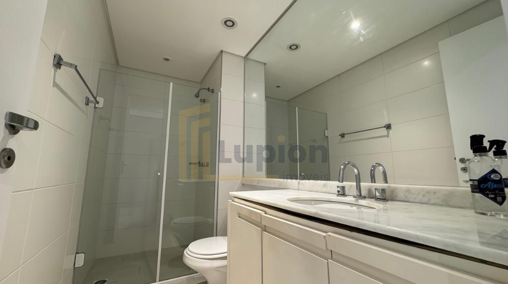 Studio mobiliado no INK Champagnat. 33m2 a um Passo do Parque ...