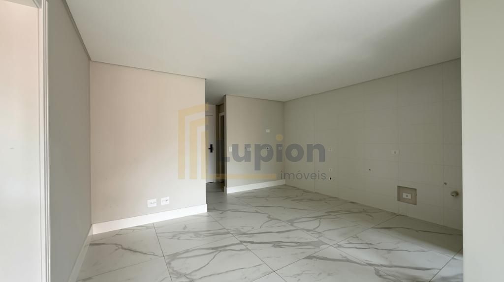 Apto à venda na Av. Souza Naves 3Q - 95,25m², 2 vagas + depósi...