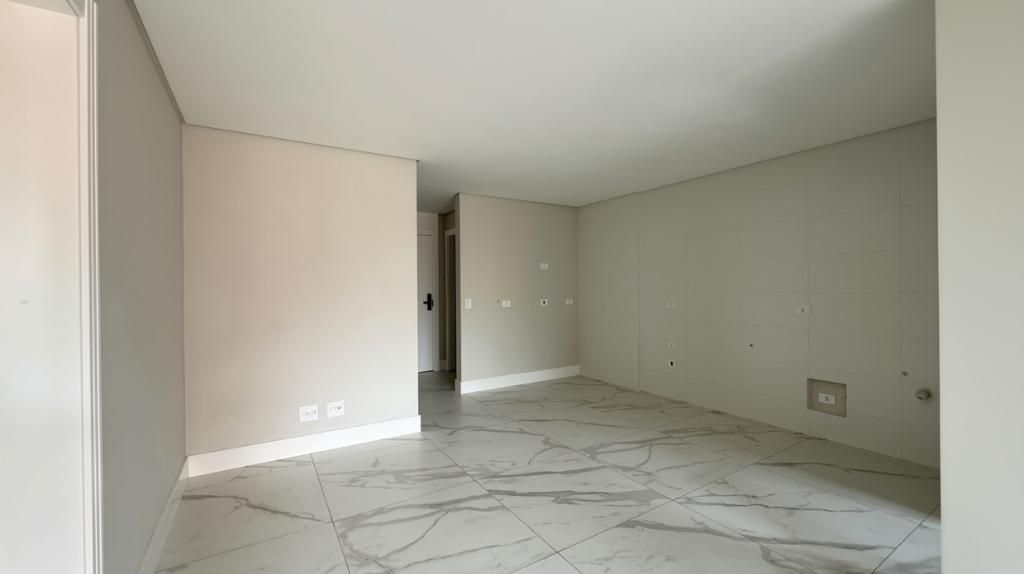 Apto à venda na Av. Souza Naves 3Q - 95,25m², 2 vagas + depósi...