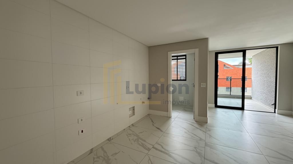 Apto à venda na Av. Souza Naves 3Q - 95,25m², 2 vagas + depósi...