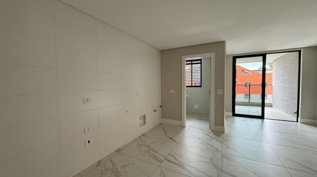 Apto à venda na Av. Souza Naves 3Q - 95,25m², 2 vagas + depósi...