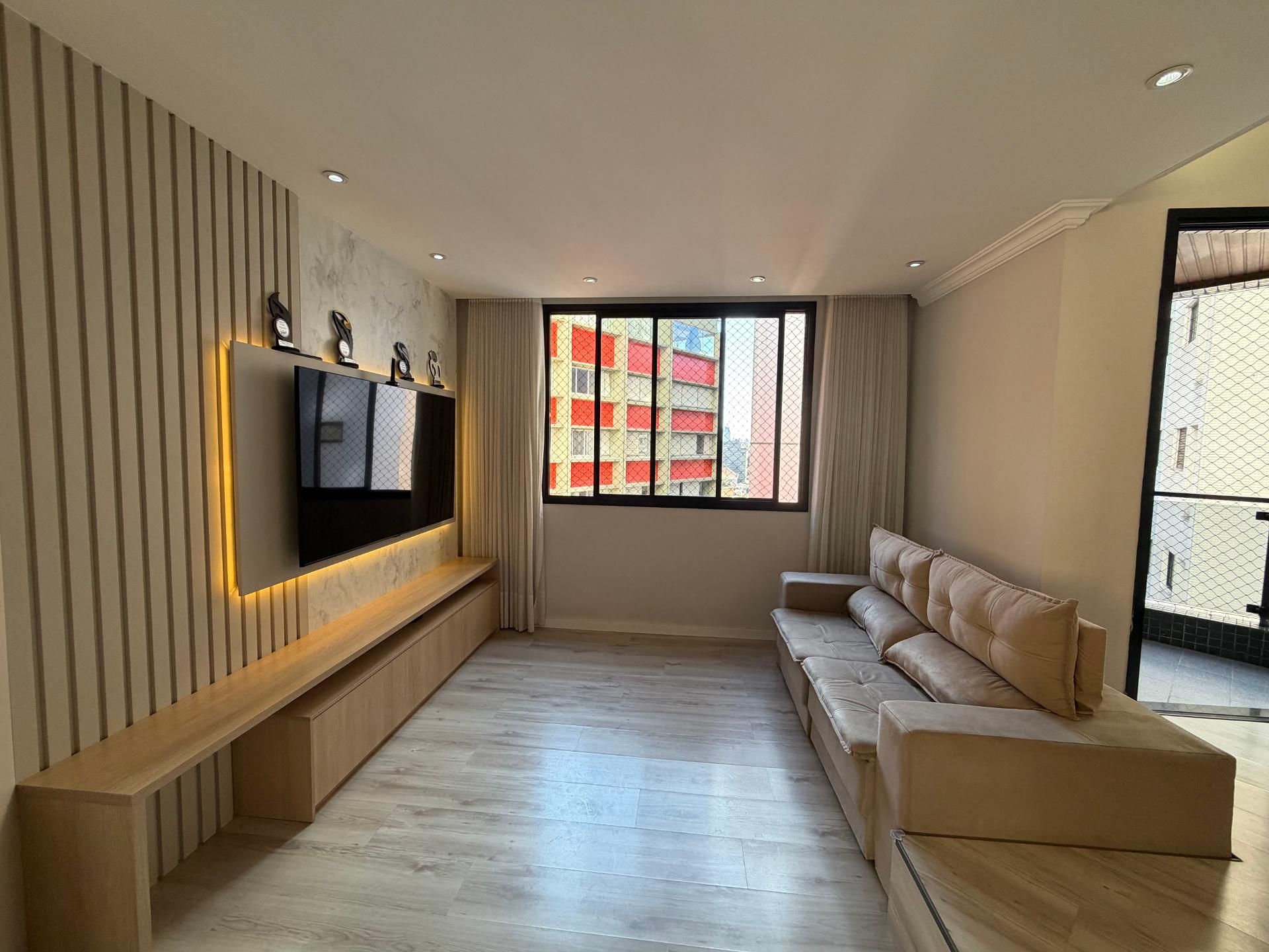 Apartamento com 2 Quartos, 3 banheiros, 1 vaga no Água Verde/B...