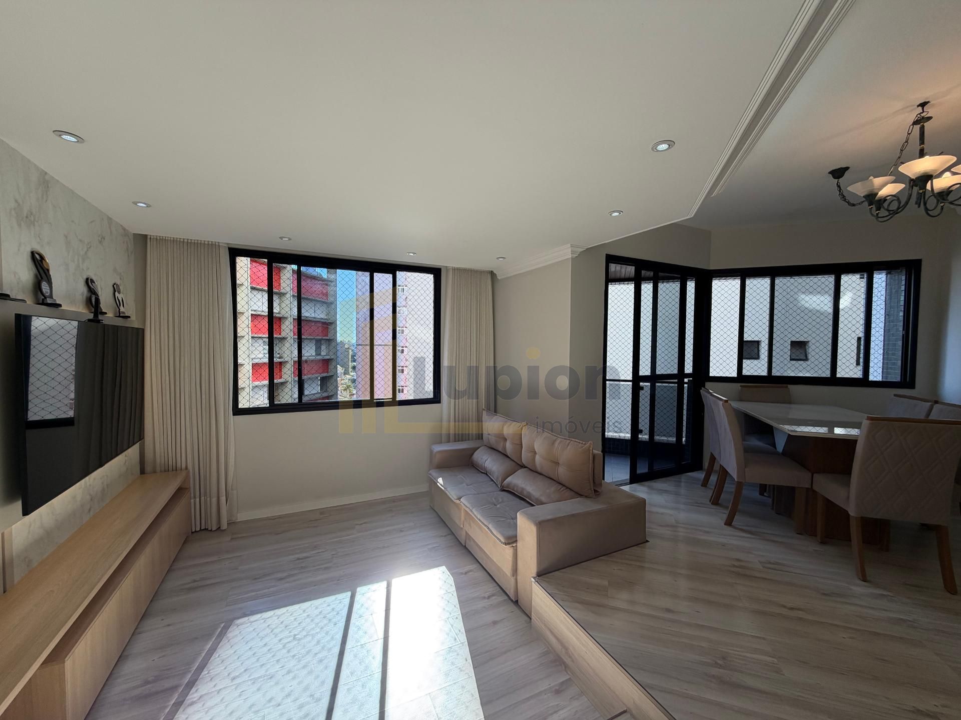 Apartamento com 2 Quartos, 3 banheiros, 1 vaga no Água Verde/B...