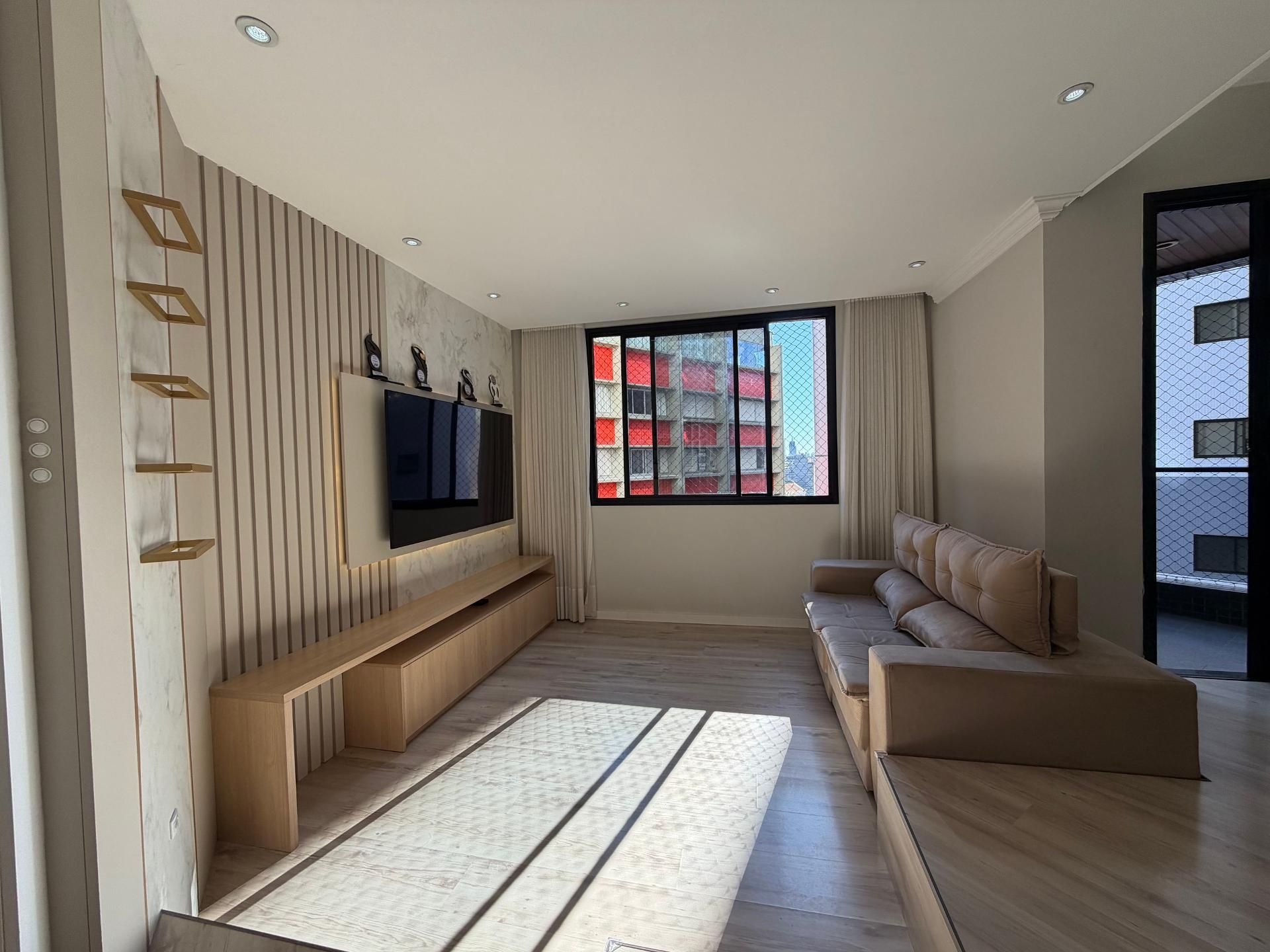 Apartamento com 2 Quartos, 3 banheiros, 1 vaga no Água Verde/B...