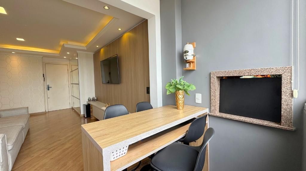 Apartamento à venda no Portão  2 quartos, 1 suíte  13o andar e...