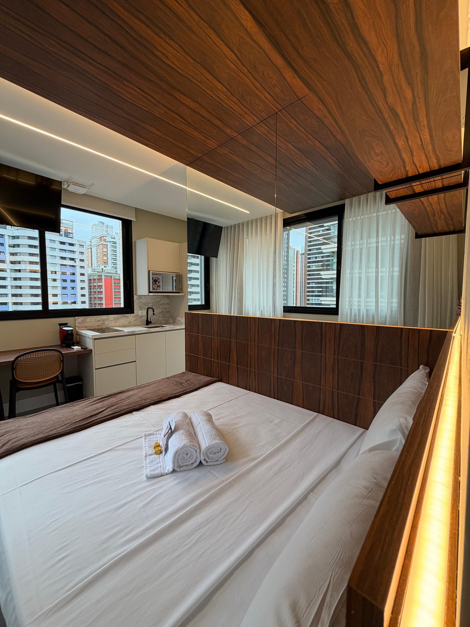 Apartamento mobiliado no Batel com Sacada e Vista. 01 vaga de ...