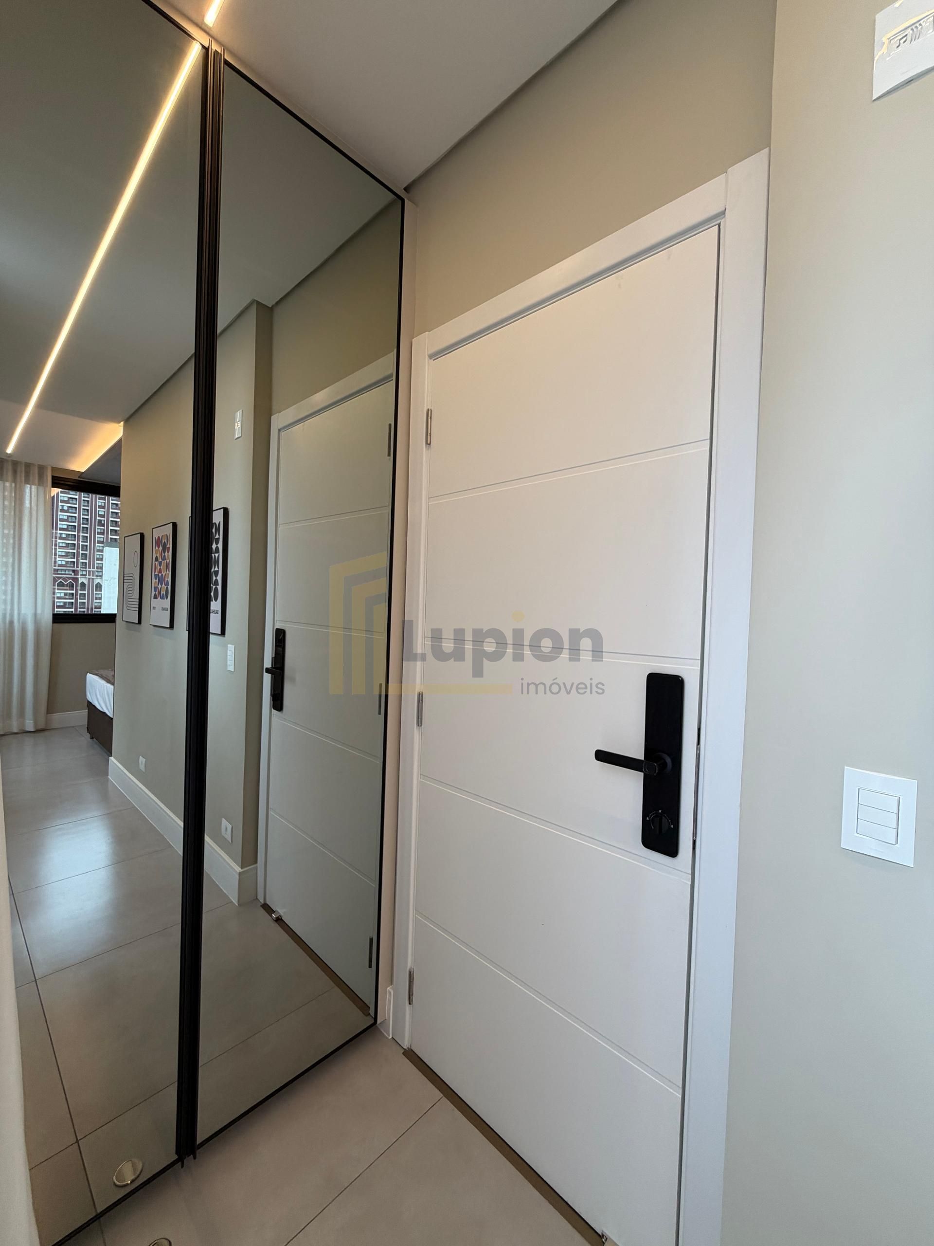 Apartamento mobiliado no Batel com Sacada e Vista. 01 vaga de ...