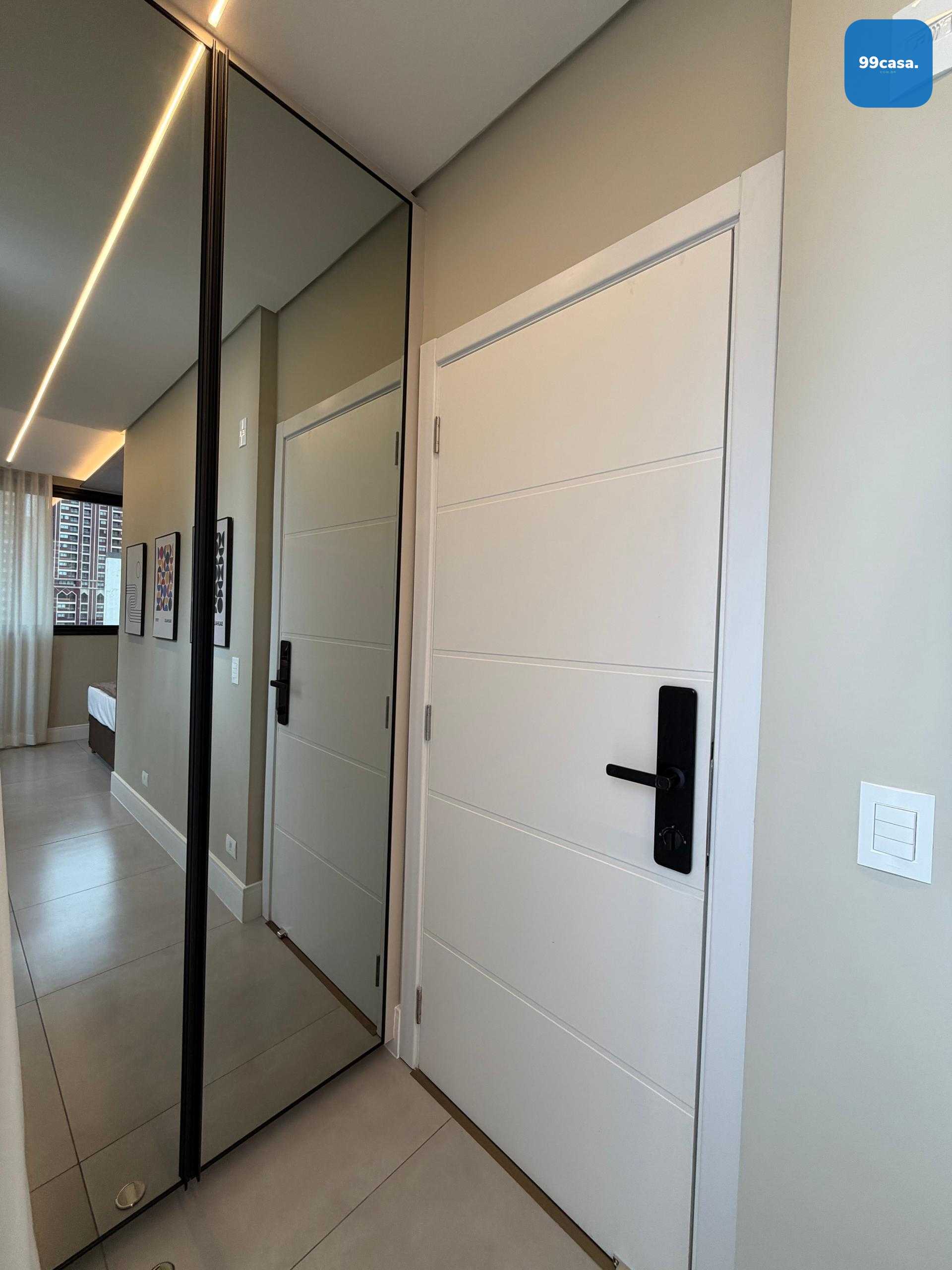 Apartamento mobiliado no Batel com Sacada e Vista. 01 vaga de ...