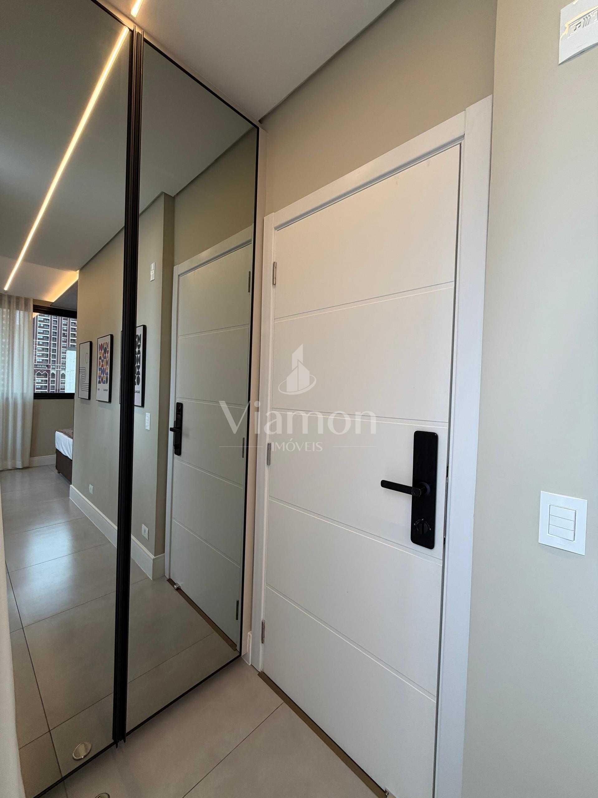 Apartamento mobiliado no Batel com Sacada e Vista. 01 vaga de ...