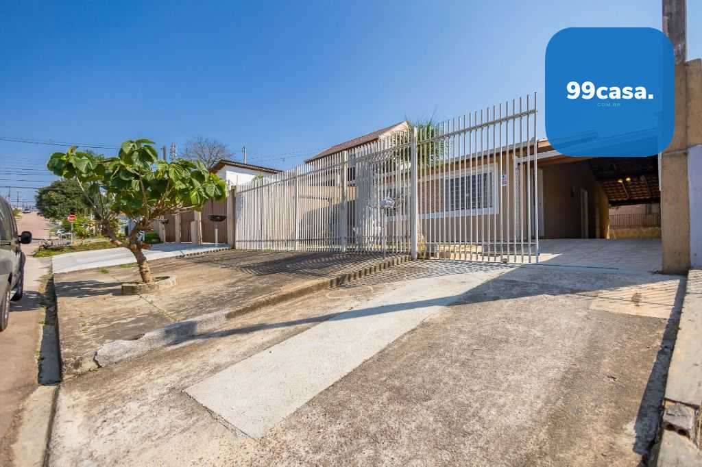 Casa com 3 quartos para alugar, 140 m   - Lindóia - Curitiba PR