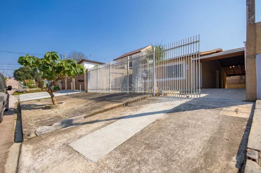 Casa com 3 quartos para alugar, 151 m   - Lindóia - Curitiba PR