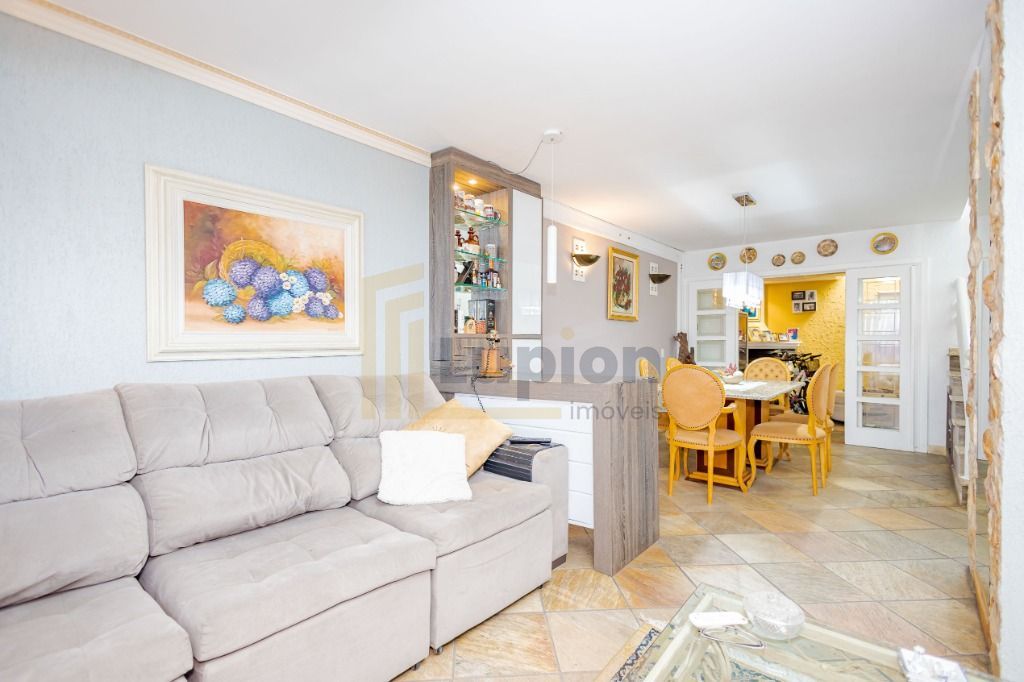 Sobrado com 3 quartos à venda no Jardim das Américas em Curitiba