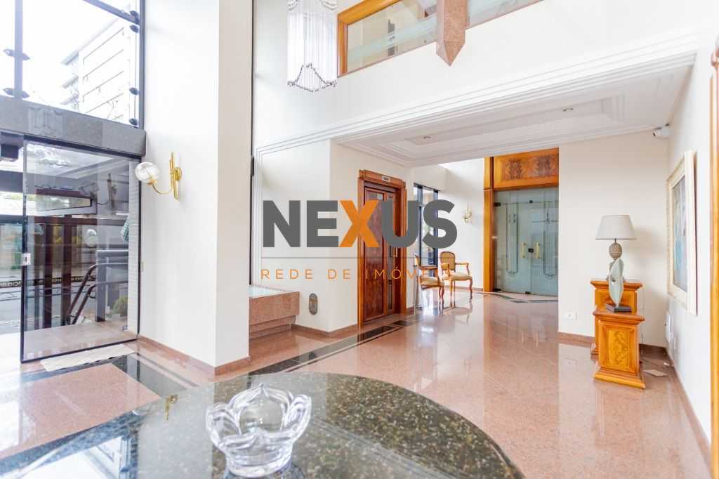 Apartamento à venda no Batel com 4 quartos, incluindo 2 suítes...