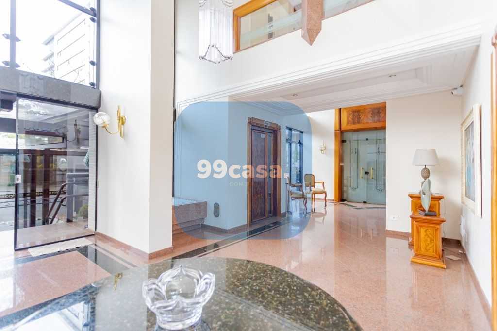 Apartamento à venda no Batel com 4 quartos, incluindo 2 suítes...