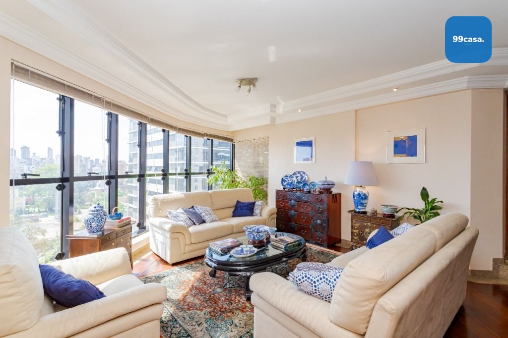 Apartamento à venda no Batel com 4 quartos, incluindo 2 suítes...