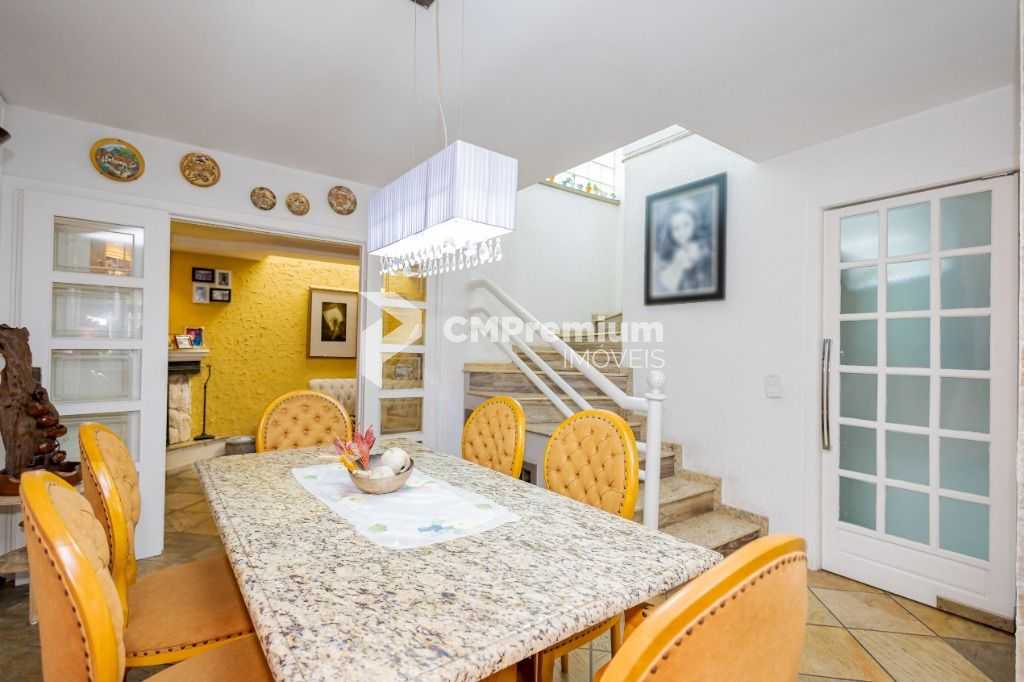 Sobrado com 3 quartos à venda no Jardim das Américas em Curitiba