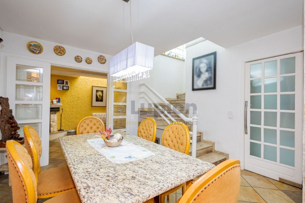 Sobrado com 3 quartos à venda no Jardim das Américas em Curitiba