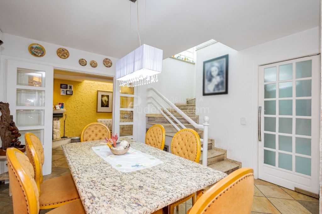 Sobrado com 3 quartos à venda no Jardim das Américas em Curitiba