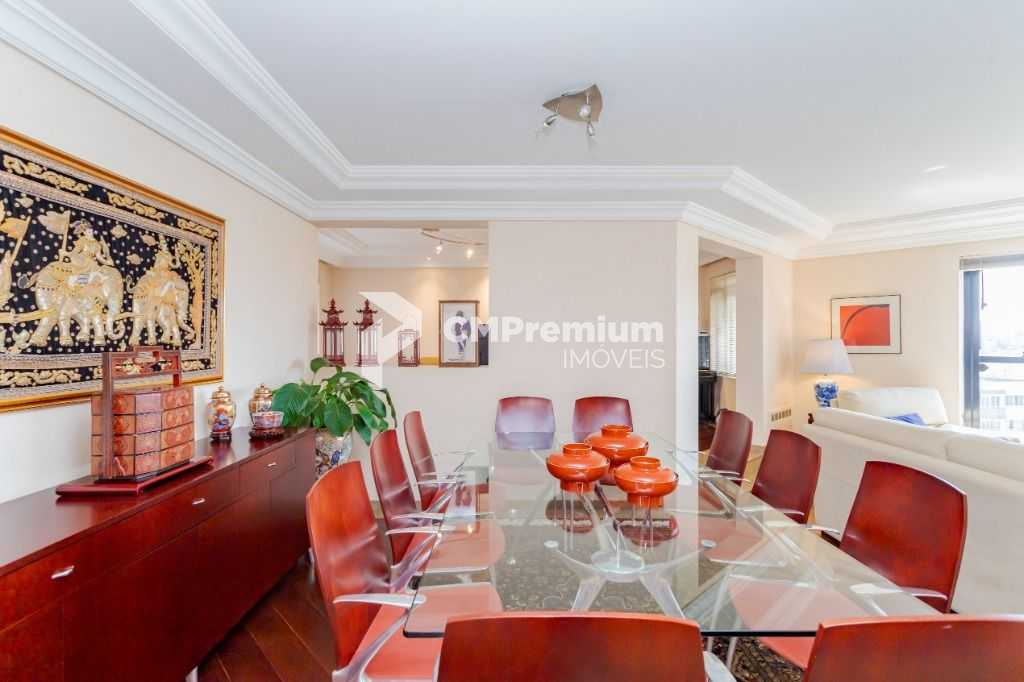 Apartamento à venda no Batel com 4 quartos, incluindo 2 suítes...