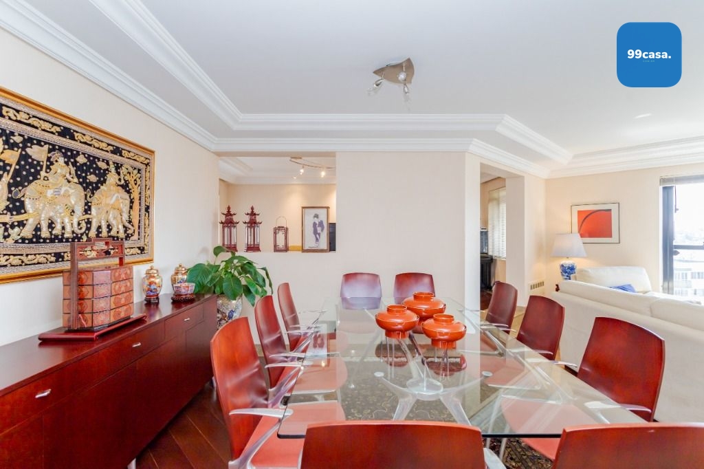 Apartamento à venda no Batel com 4 quartos, incluindo 2 suítes...