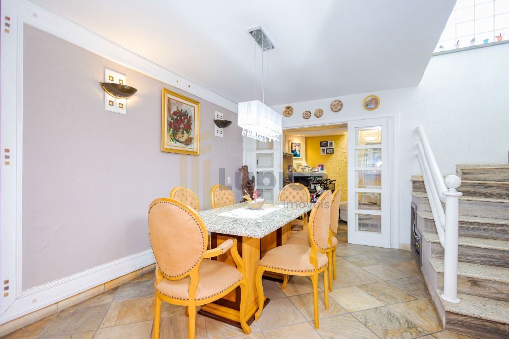 Sobrado com 3 quartos à venda no Jardim das Américas em Curitiba