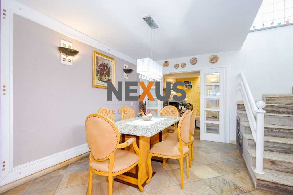 Sobrado com 3 quartos à venda no Jardim das Américas em Curitiba