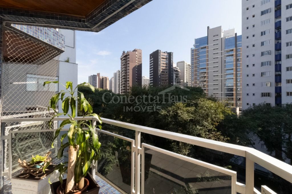 Apartamento com 3 suítes à venda no Água Verde - Curitiba PR