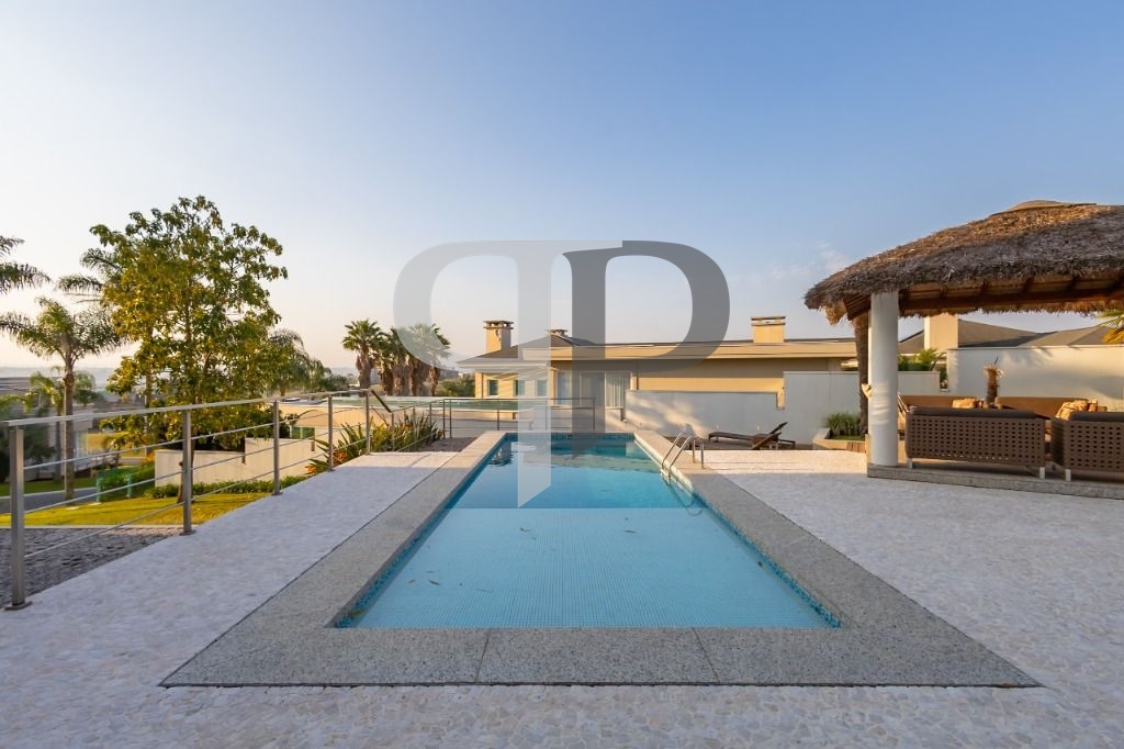 Casa com 4 dormitórios à venda, 545 m2 por R$ 6.900.000,00 - A...